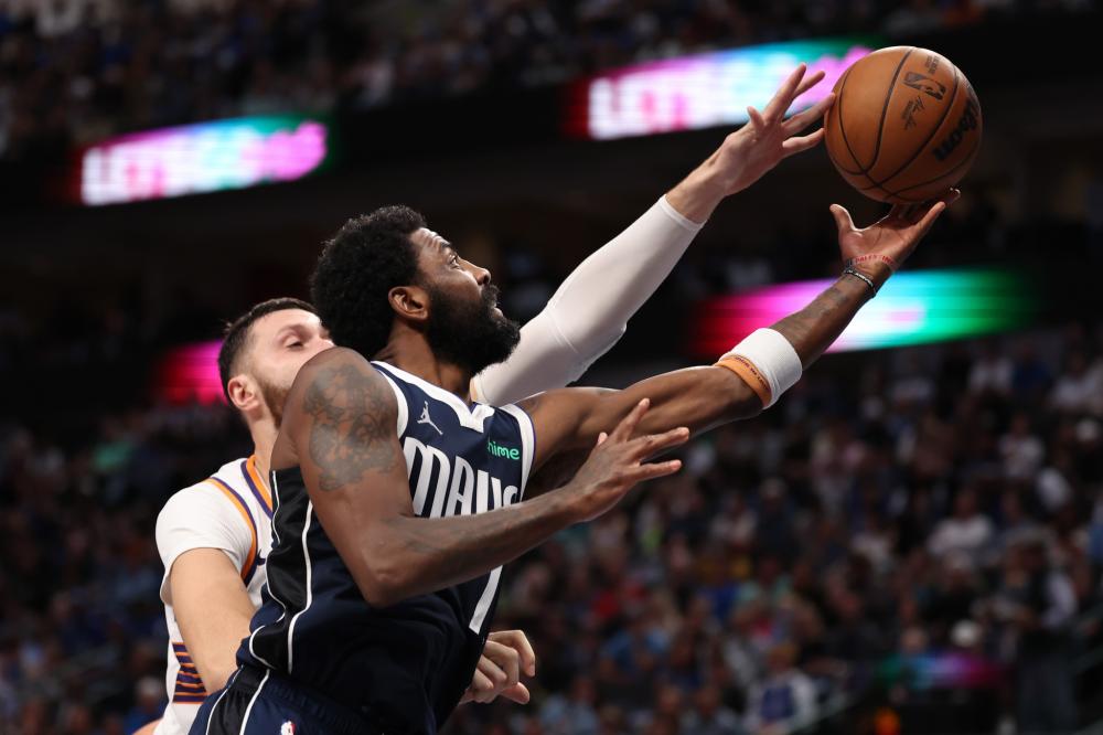 临着多重挑 临着多重挑