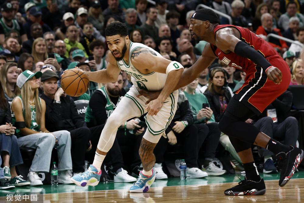 显现出了强 显现出了强