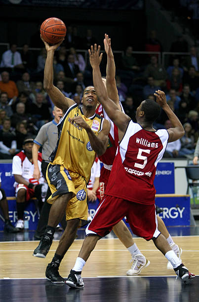 首发阵容 首发阵容