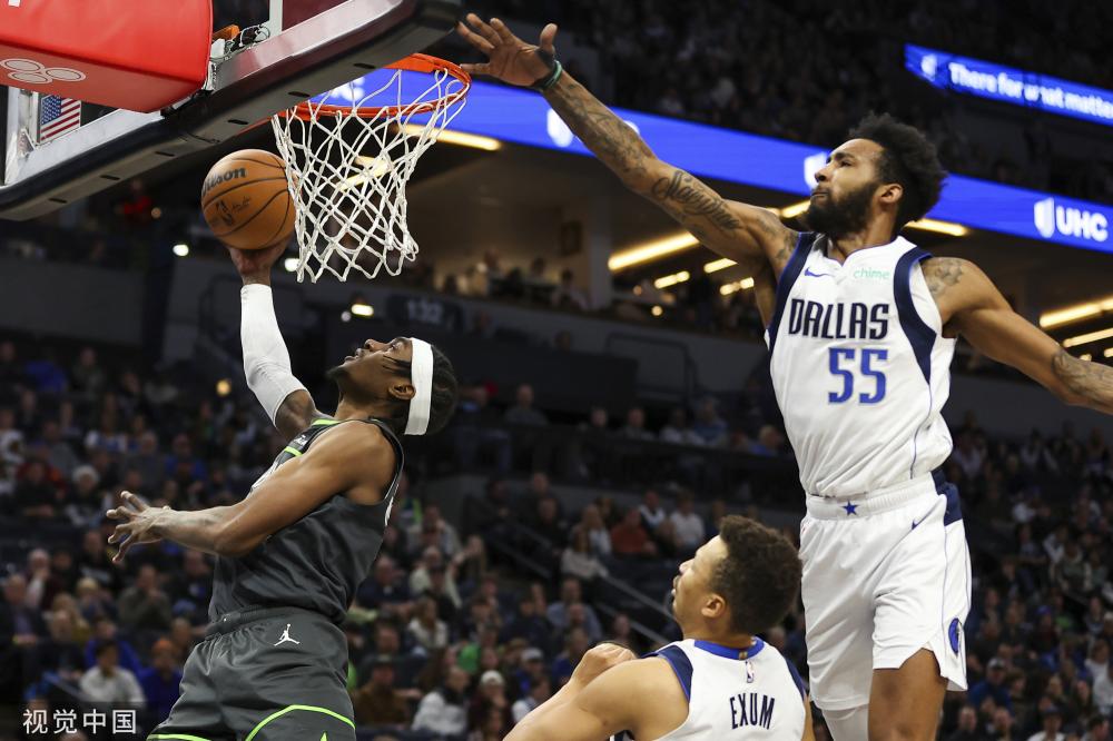 张伟丽在综 张伟丽在综